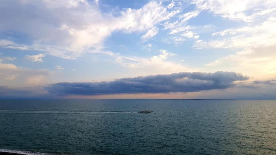 Iveri Beach 科布列季 外观 照片